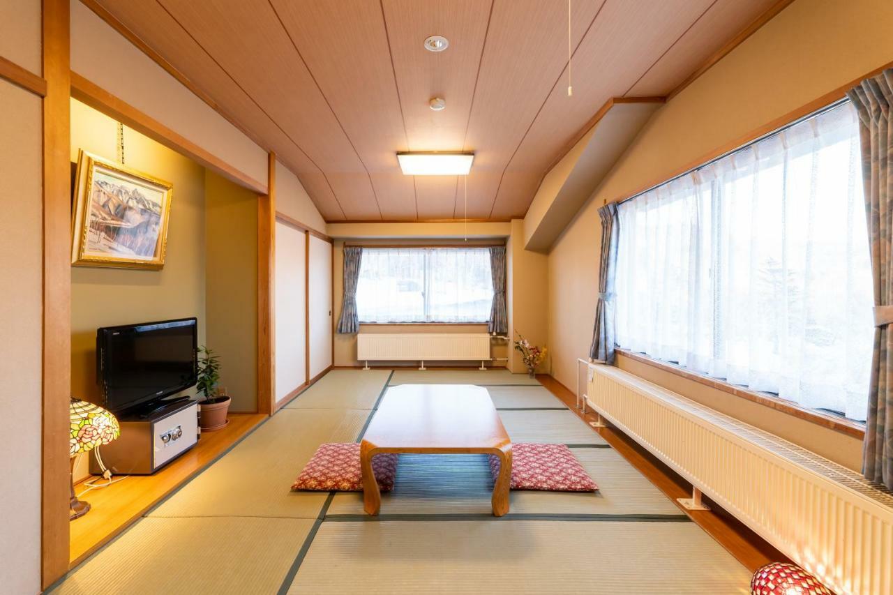 Hotel Sunny Shiga Яманути Экстерьер фото